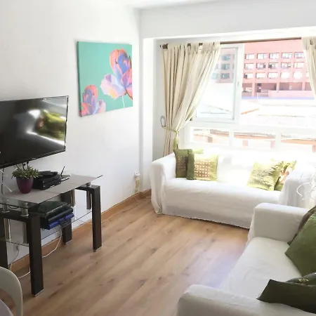 Apartment And 3 Bedroom Perfect Location Near Pyr *