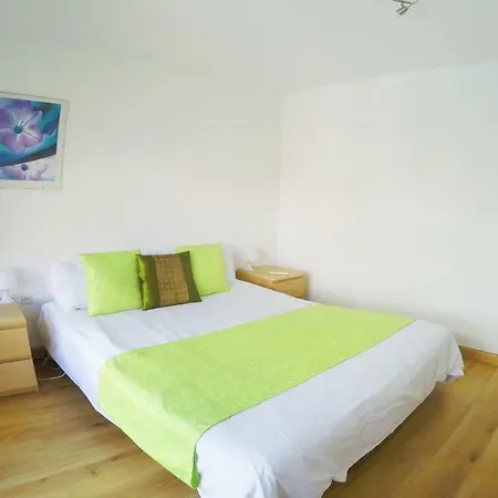 And 3 Bedroom Perfect Location Near Pyr Apartment *