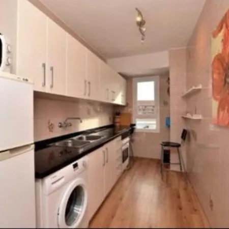 And 3 Bedroom Perfect Location Near Pyr Apartment
